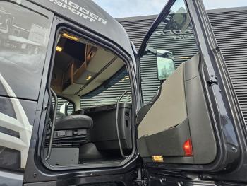Volvo FH 540 / 8x4*4 / HIAB 548E-9 CRANE/KRAN / WINCH